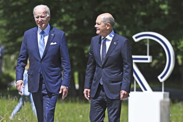 Guerra in Ucraina, Scholz si sottomette a Biden anche se i popoli vogliono la pace
