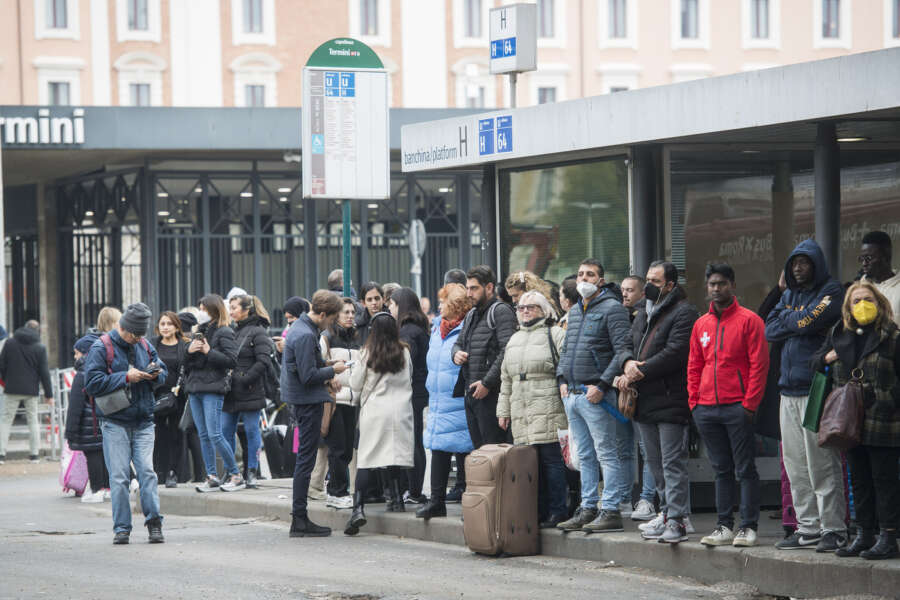 Sciopero Dei Trasporti In Italia, Il Venerdì Nero Per Bus, Metro E ...