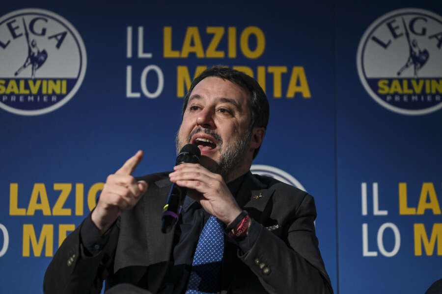 Salvini contro il Festival di Sanremo, Amadeus: “Si guardi un film!”