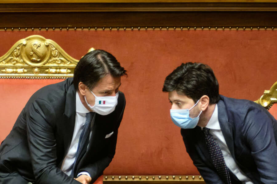 Foto Mauro Scrobogna /LaPresse
28-07-2020 Roma, Italia
Politica
Senato – comunicazioni del Presidente del Consiglio sulla proroga dello stato di emergenza epidemiologica da Covid 19
Nella foto: il Presidente del Consiglio Giuseppe Conte e Roberto Speranza Ministro della Salute

Photo Mauro Scrobogna /LaPresse
July 28, 2020  Rome, Italy
Politics
Senate – communications from the Prime Minister on the extension of the epidemiological state of emergency from Covid 19
In the photo: the Prime Minister Giuseppe Conte, Roberto Speranza Health Minister