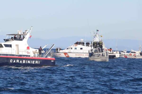 I naufragi dei migranti e la Guardia Costiera: nei guai i marinai veri al posto dei finti capitani