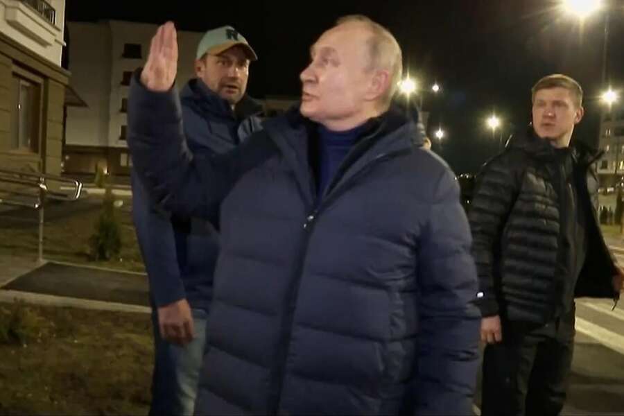 Putin provoca Kiev, viaggio a sorpresa nella città martire di Mariupol