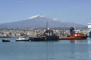 Etna, allerta per “esplosione imminente”. Scatta il piano di Protezione Civile, sotto osservazione l’attività aeroportuale del Bellini di Catania