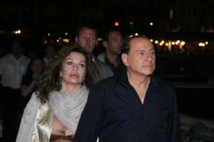 Veronica Lario e le condizioni dell’ex marito Silvio Berlusconi: “Sta male, soffre e ce la mette tutta”