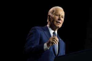 Ucraina, Joe Biden stoppa l’ingresso rapido nella Nato. Obiettivo: togliere alibi a Putin