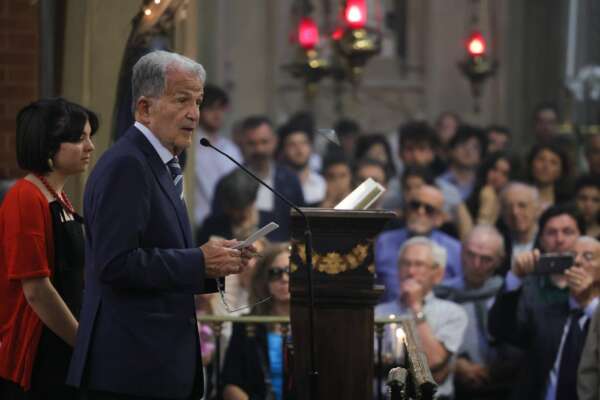 Foto Guido Calamosca/LaPresse
16-06-2023 Bologna, Italia – Cronaca
Chiesa di San Giovanni in monte
Funerale di Flavia Franzoni, moglie di Romano Prodi. 
june 16, 2023 
Bologna Italy – News
Church of San Giovanni in Monte
Funeral of Flavia Franzoni, wife of Romano Prodi.