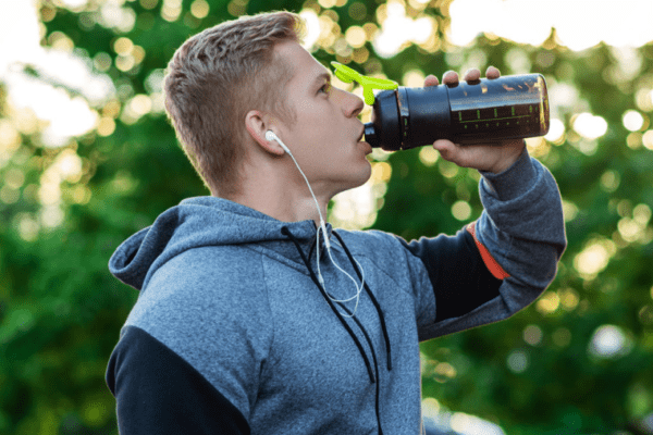 Energy drink: i rischi per la salute negli adolescenti