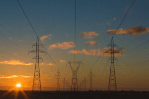 Energia, il diritto di stacco dalla rete elettrica delle aziende. Le nuove norme sull’interrompibilità