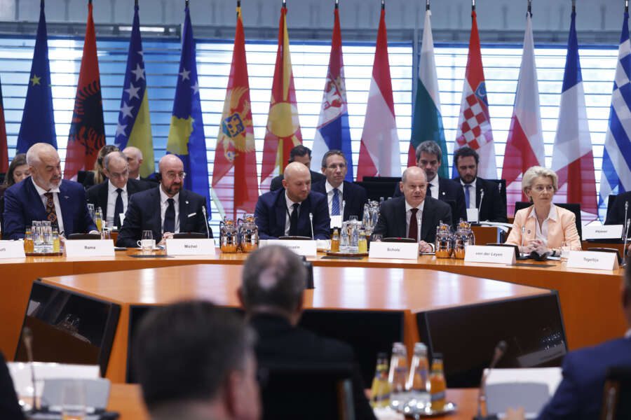Autocrati e apparente stabilità: gli occhi chiusi dell’Unione Europea