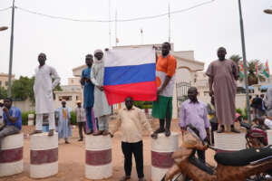Il Niger fa tremare l’Occidente, il doppio gioco della Russia e il divieto di esportare uranio