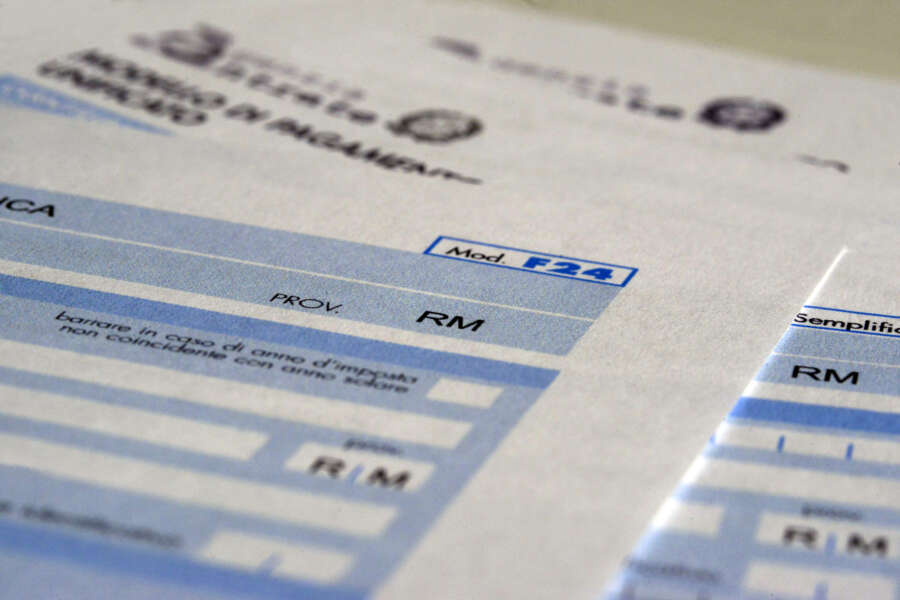 MODULISTICA 

CONTRIBUTI

F24 F 24 SEMPLIFICATO

MODELLO DI PAGAMENTO UNIFICATO TASSE