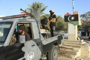 Cosa sta succedendo il Libia, l’ennesimo bagno di sangue in un Paese dove regna l’anarchia militare