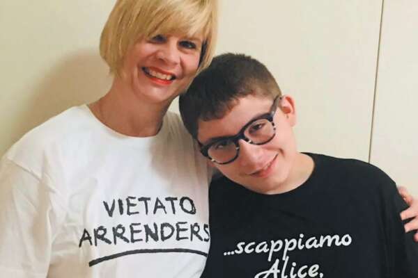 La storia di Matteo e la libertà di sentirsi speciali: l’autismo, la passione per gli autobus e la maturità come punto di partenza