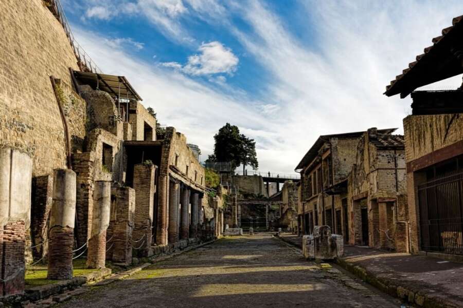 Ercolano, la porta del Vesuvio: un viaggio nella capacità dell’Uomo di creare bellezza