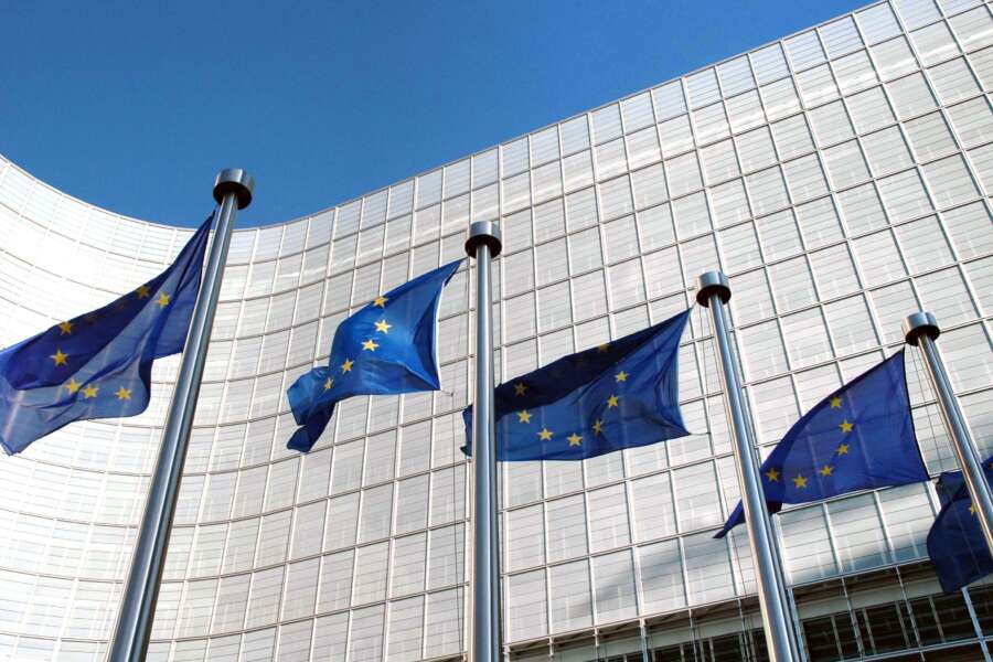 Anche l’Unione Europea pensa a come risparamiare: le 50 iniziative per far crescere il Pil