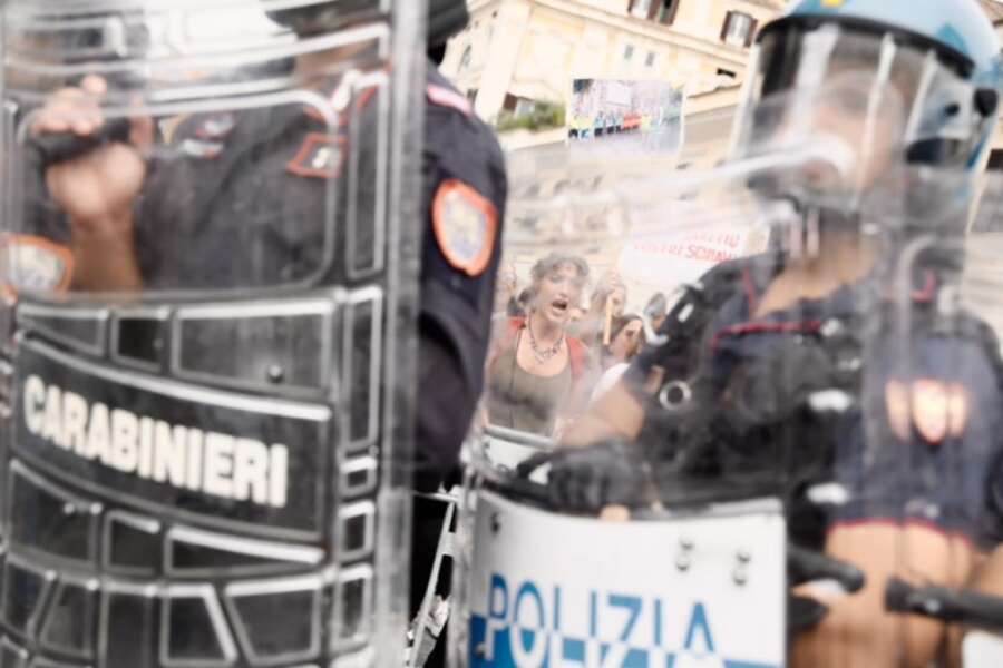 Piacenza, nove poliziotti indagati: arresto illegale, falso in atto pubblico e calunnia | Inchiesta dei carabinieri