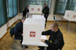 Le elezioni in Polonia insegnano: si vince al centro. Quattro spunti su cui riflettere