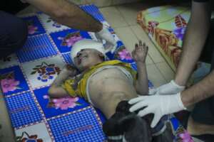 Guerra, l’allarme di Save the Children: ogni 15 minuti muore un bambino sotto le bombe di Israele a Gaza