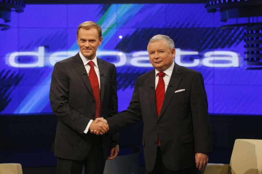 La Polonia al voto: sfida tra Kaczyński e Tusk su migranti, diritti, Europa. Stasera la diretta de Il Riformista