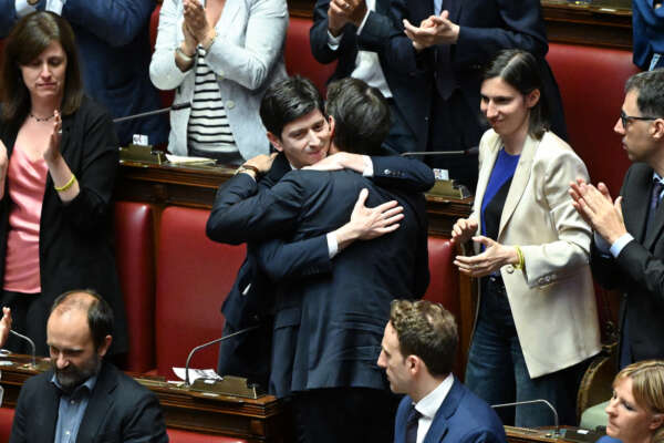 Foto Mauro Scrobogna/LaPresse
06-07-2023 Roma (Italia) Politica – Camera dei Deputati, istituzione della commissione d’inchiesta su Covid – Nella foto: Giuseppe Conte e i deputato M5S lasciano l’Aula prima della votazione

July 06, 2023 Rome (Italy) Politics – Chamber of Deputies, establishment of the commission of inquiry into Covid – In the photo: Giuseppe Conte and the M5S deputy leave the Chamber before the vote