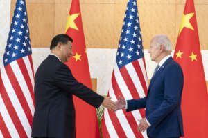 U.S. President Joe Biden, right, and Chinese President Xi Jinping shake hands before a meeting on the sidelines of the G20 summit meeting, Monday, Nov. 14, 2022, in Bali, Indonesia. (AP Photo/Alex Brandon)

Associated Press/LaPresse
Only Italy and Spain