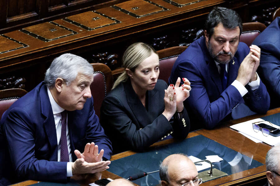 Rimpastino si, rimpastino no, Meloni sfoglia la margherita mentre Tajani è già un bivio: svolta o maggioranza compatta