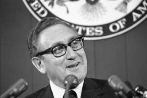 FILE – Secretary of State Henry Kissinger briefs reporters, Oct. 12, 1973, at the State Department in Washington. Kissinger, the diplomat with the thick glasses and gravelly voice who dominated foreign policy as the United States extricated itself from Vietnam and broke down barriers with China, died Wednesday, Nov. 29, 2023. He was 100. (AP Photo, File)

Associated Press/LaPresse
Only Italy and Spain