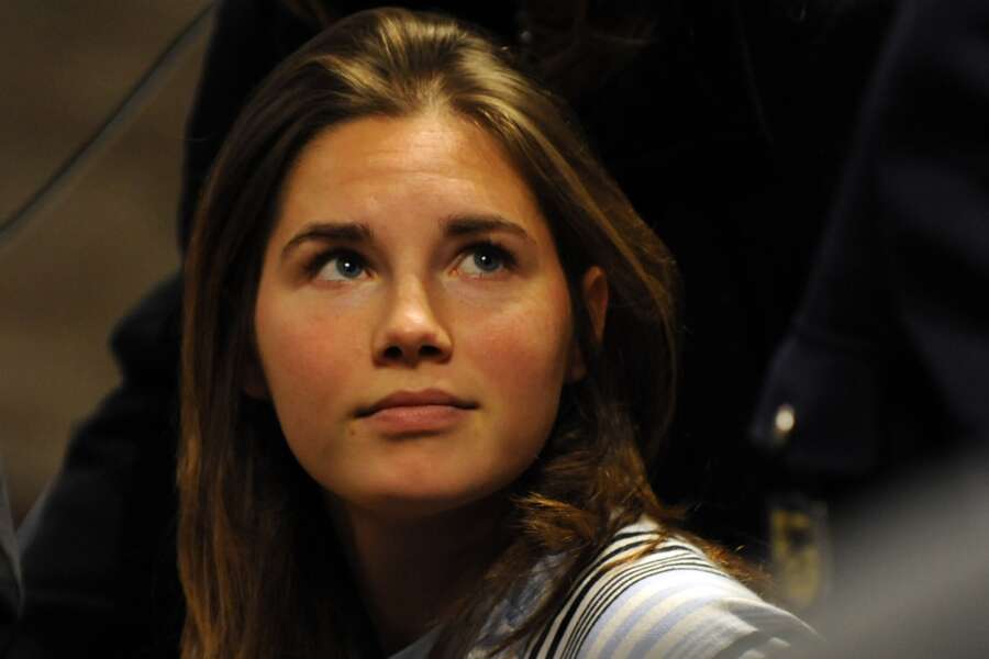 Accadde Oggi 30 gennaio | Amanda Knox e Raffaele Sollecito condannati a 28 e 25 anni in appello per l’omicidio di Meredith Kercher. Google vende Motorola a Lenovo e perde 10 miliardi