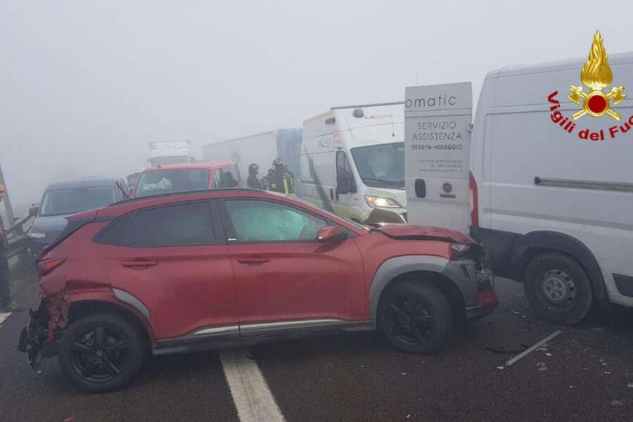 Nuovo incidente in A22, chiusa l’autostrada tra Mantova Nord e Nogarole Rocca. C’è un problema nel mantovano: la nebbia fittissima