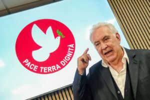 Michele Santoro, lista pacifista Pace Terra Dignità