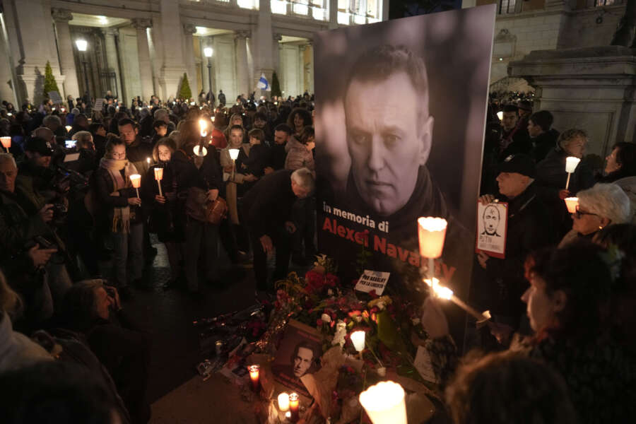 People attend a rally to commemorate Russian opposition leader Alexei Navalny, at Rome’s Piazza del Campidoglio city council square, Monday, Feb. 19, 2024. Navalny, who crusaded against official corruption and staged massive anti-Kremlin protests as President Vladimir Putin’s fiercest foe, died Friday, aged 47, in the Arctic penal colony where he was serving a 19-year sentence, Russia’s prison agency said. (AP Photo/Andrew Medichini) 



Associated Press / LaPresse
Only italy and Spain