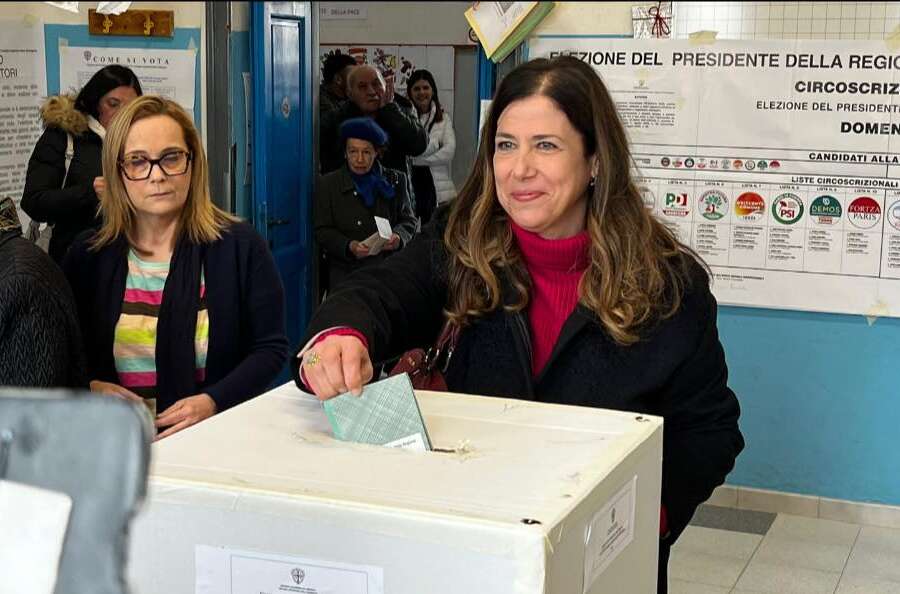 Elezioni Sardegna, Todde vince con il voto disgiunto e ‘cambia il vento’: fuoco amico per Truzzu, perde Meloni, sprofonda Salvini