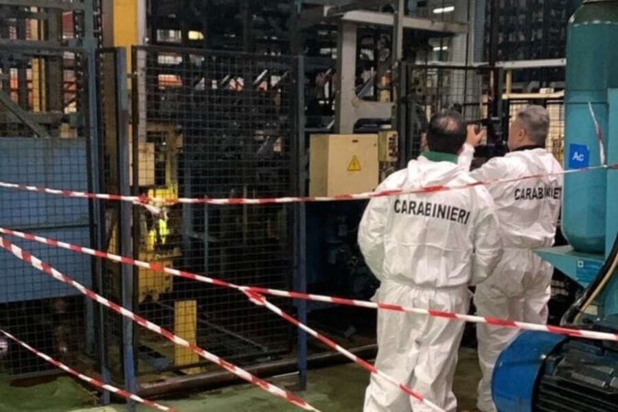 L’operaio Domenico Fatigati muore in stabilimento Stellantis, colleghi in sciopero: “Dopo Firenze, rivedere sistema appalti”