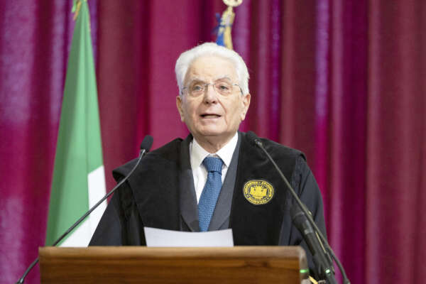 Mattarella e il tratto di preoccupante ambiguità nel suo discorso su Gaza: il “chiaroscuro” che equipara Hamas a Israele