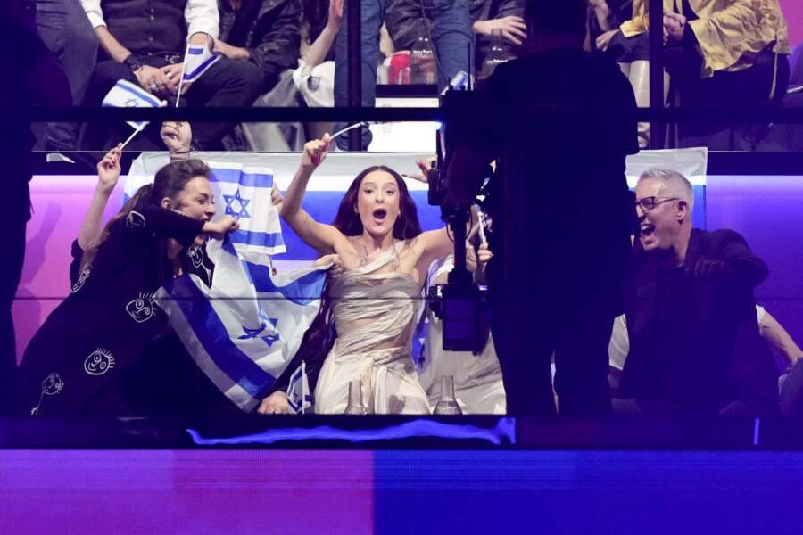 Chi è Eden Golan, la cantante fischiata all’Eurovision perché israeliana: squalificato l’olandese Joost Klein