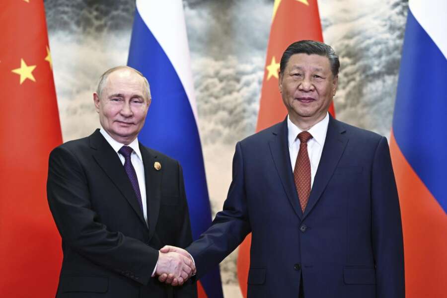 Xi Jinping rafforza l’asse con Putin ma avverte: non sfidare l’Occidente