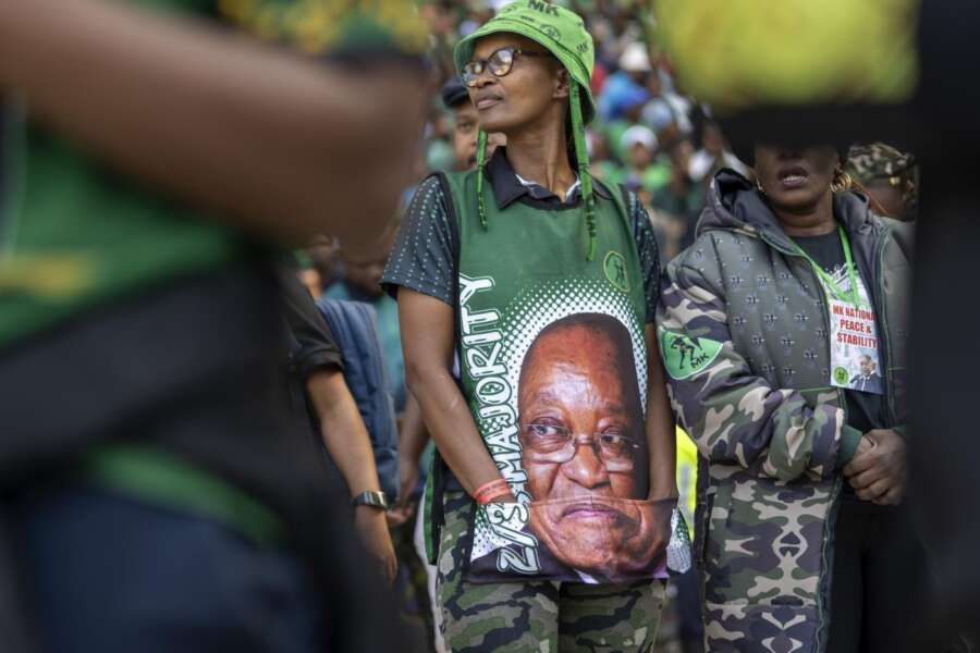 Elezioni Sud Africa, sfida tra il partito di Mandela, il partito degli Zulu e la mina vagante degli anti-bianchi