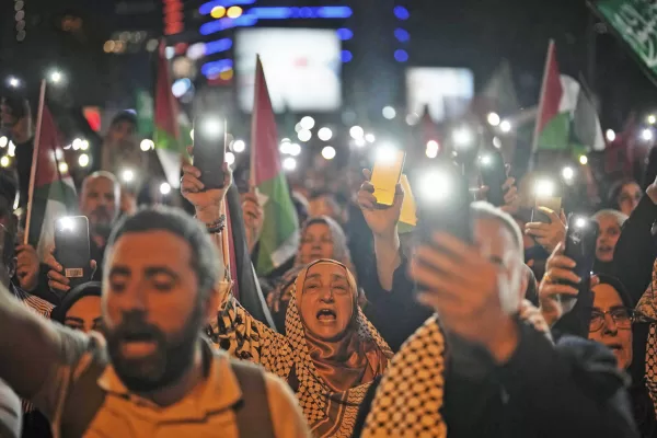 La Turchia in piazza contro Israele: proteste al consolato e nelle università. Erdogan: “Netanyahu? Un maniaco psicopatico”