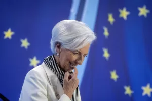 Come cambia il mutuo variabile dopo il taglio dei tassi delle Bce. Lagarde frena: “Non sarà discesa lineare”