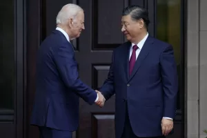 Cina e Stati Uniti gemelli minacciosi, il doppio gioco di Xi e il diffidente amore (commerciale) a stelle e strisce