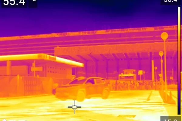 Il monitoraggio di Greenpeace con termocamera a infrarossi a Roma, nei pressi della Stazione Termini nei pressi della quale è morto il clochard