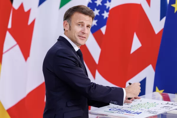 Francia, Macron si fida del popolo: verso le elezioni del 30 giugno sulla strada alternativa alla politica di palazzo