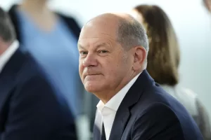 Germania, Scholz sfiduciato: aperta la strada per il voto di febbraio. Il pallino del salario minimo a 15 euro