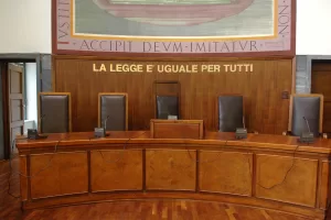 I trent’anni di solitudine della rimessione del processo: l’istituto scomparso del garantismo che fu