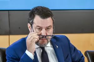 Europee, le ultime cartucce di Salvini dopo in sondaggi clandestini: Governo (e Lega) al giro di boa
