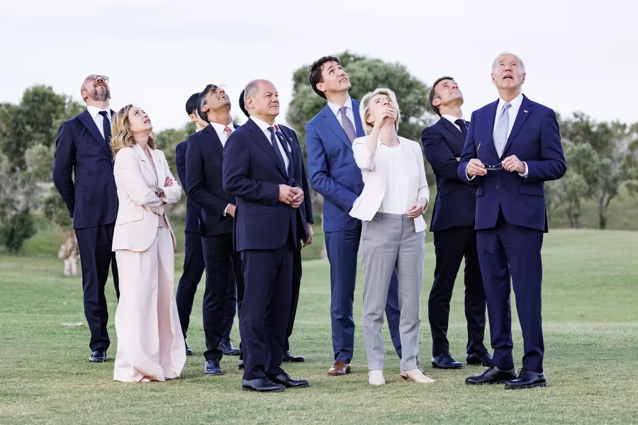 Charles Michel, Olaf Scholz, Justin Trudeau, Emmanuel Macron, Giorgia Meloni,Joe Biden, Rishi Sunak, Fumio Kishida e Ursula von der Leyen durante l’esibizione dei paracadutisti al termine della riunione dei Capi di Stato e di Governo dei Paesi G7 a Borgo Egnazia, Giovedì, 13 Giugno 2024 (Foto Roberto Monaldo / LaPresse)

Charles Michel, Olaf Scholz, Justin Trudeau, Emmanuel Macron, Giorgia Meloni, Joe Biden, Rishi Sunak, Fumio Kishida and Ursula von der Leyen during the performance of the paratroopers at the end of the meeting of the Heads of State and Government of the G7 countries in Borgo Egnazia, Thursday, 13 June 2024 (Photo by Roberto Monaldo / LaPresse)