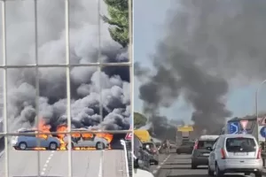 Assalto ad un portavalori tra Lecce e Brindisi, spari e cinque auto date alle fiamme