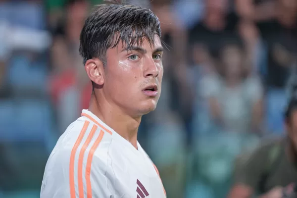 La miniserie sul caso Dybala, tra amore e calciomercato: la Roma voleva cederlo, lui voleva restare