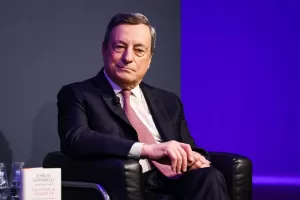 Draghi rilancia il riformismo europeo, aria fresca contro sovranismi e egoismi nazionali