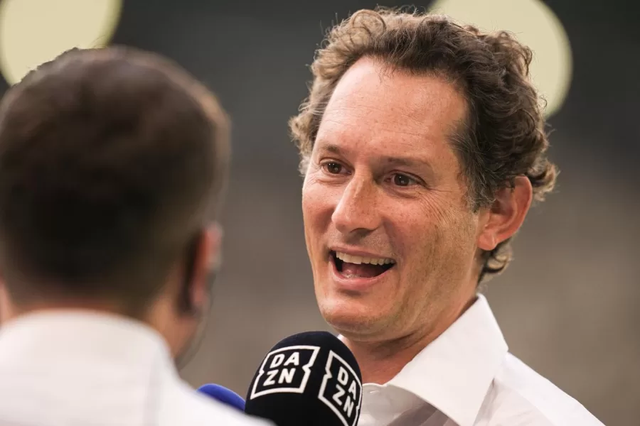 Repubblica in sciopero contro John Elkann: “Gravi ingerenze nell’attività giornalistica”. I precedenti e quei dissidi con i lanzichenecchi